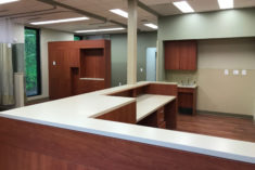 Photograph of nurse station in infusion area.