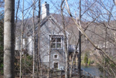 A view of the narrow facade.